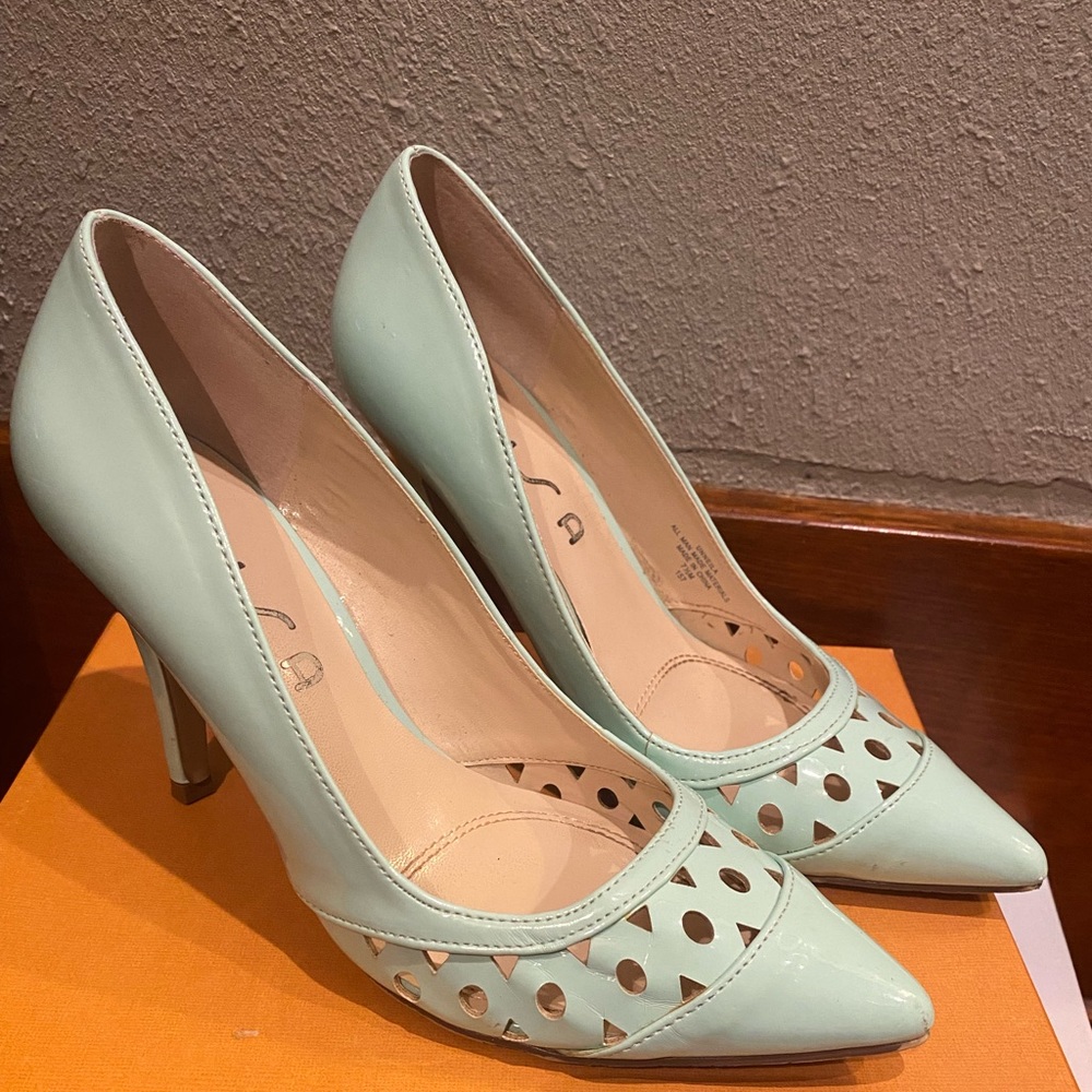 Mint colored Unisa heels, size 8